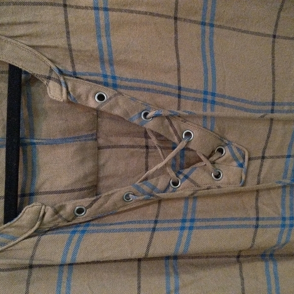 Sanctuary Women's Olive Green Plaid Lace Front Top Size Medium - Picture 7 of 8